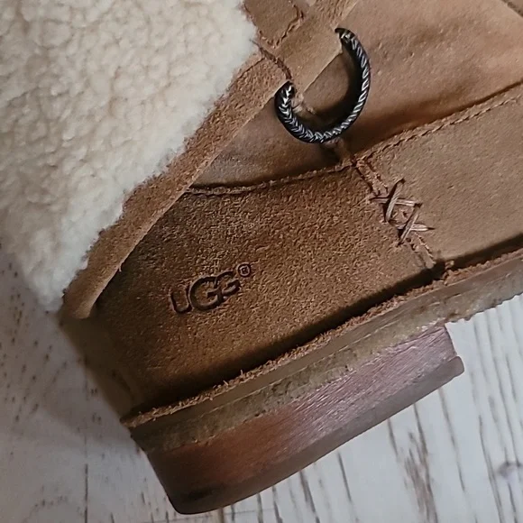 UGG Daphne Shearling lined Suede Boots size womens 8 - Picture 10 of 10